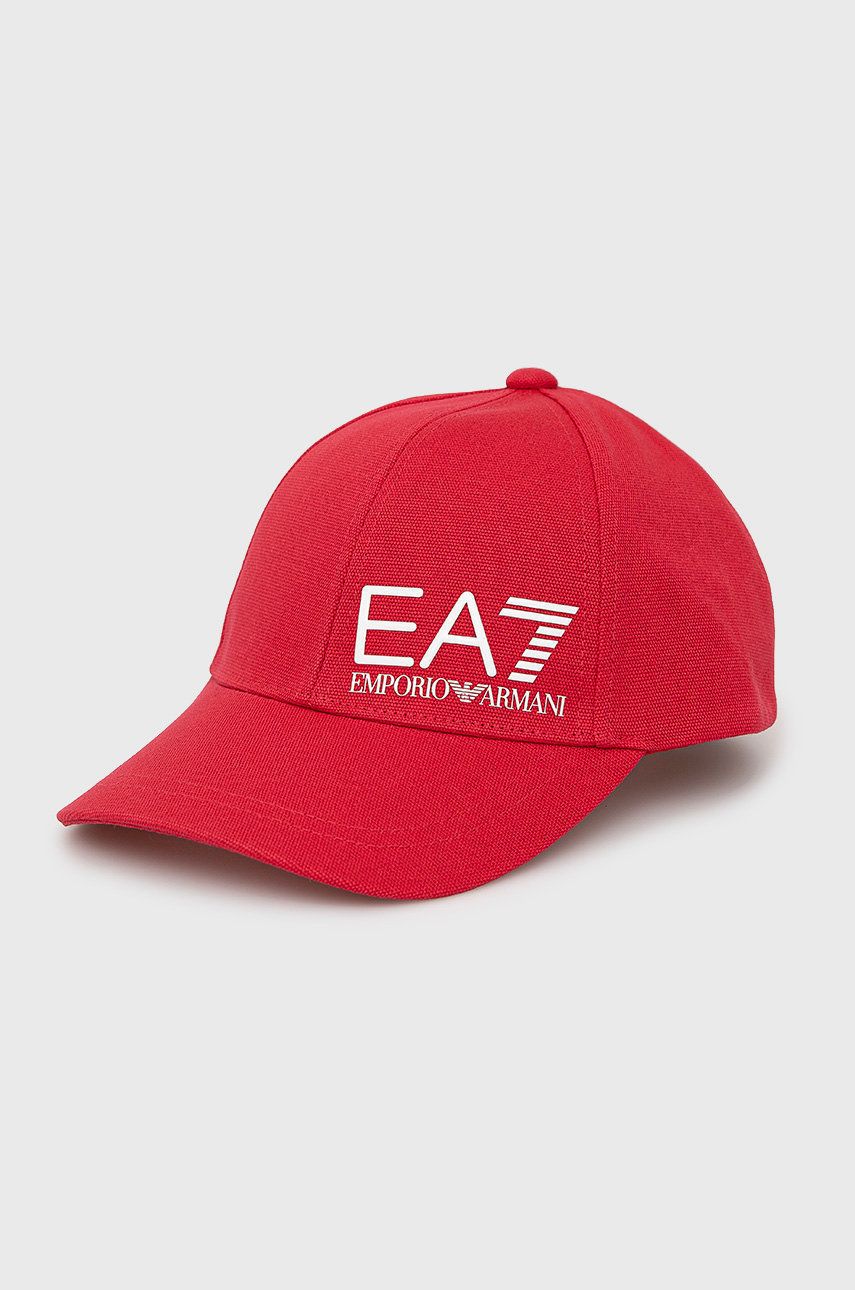 EA7 Emporio Armani caciula culoarea rosu, cu imprimeu ANSWEAR