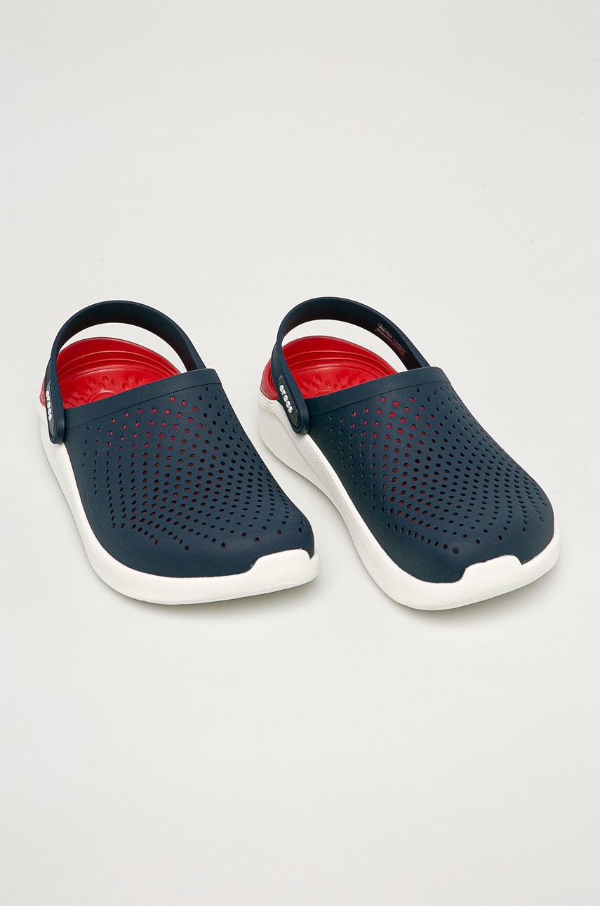 

Crocs - Шльопанці