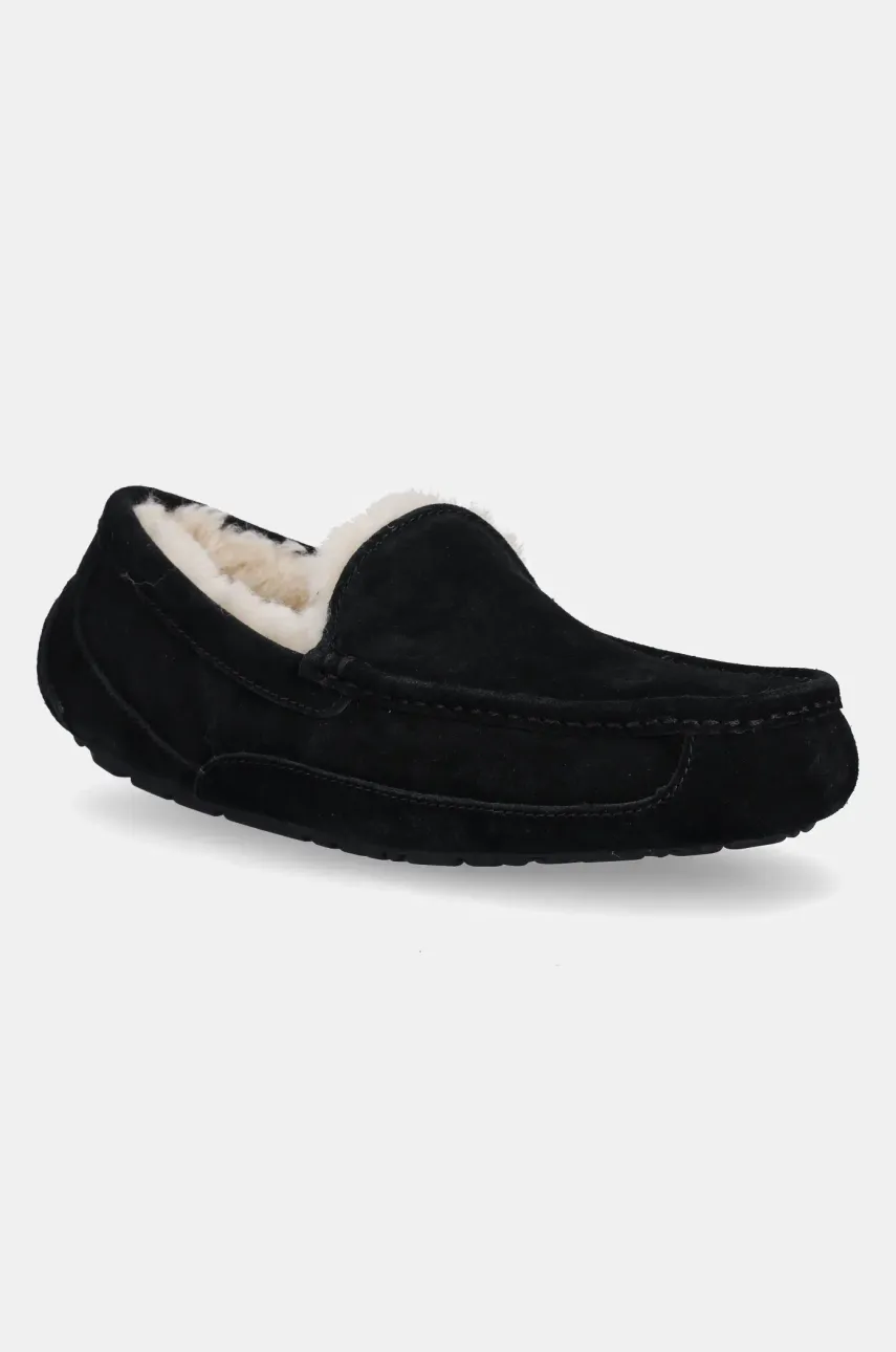 Semišové papuče UGG Ascot 1101110.BLK