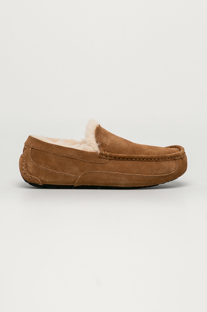 Levně Kožené papuče UGG Ascot 1101110.CHE