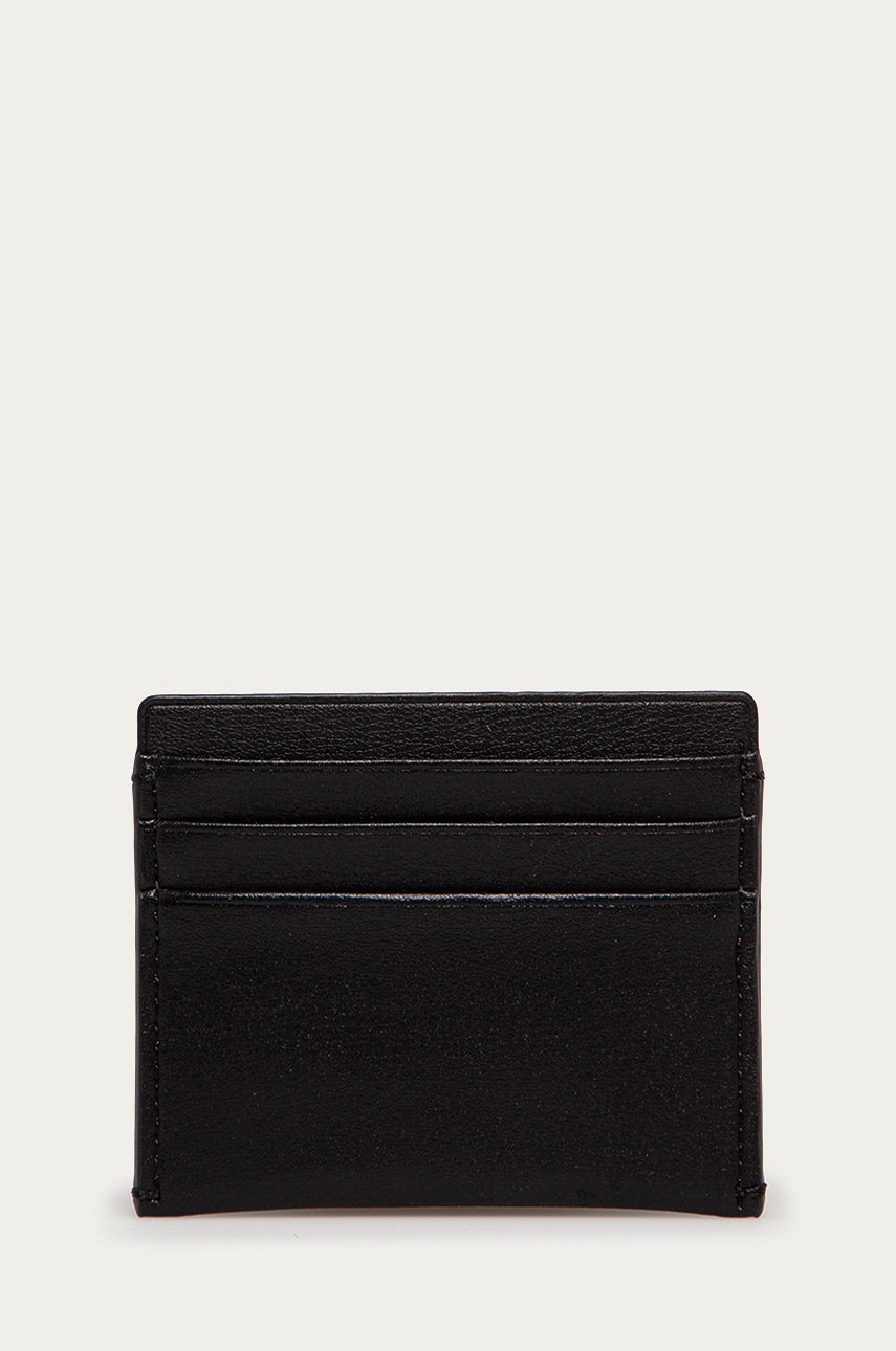 

1561828
