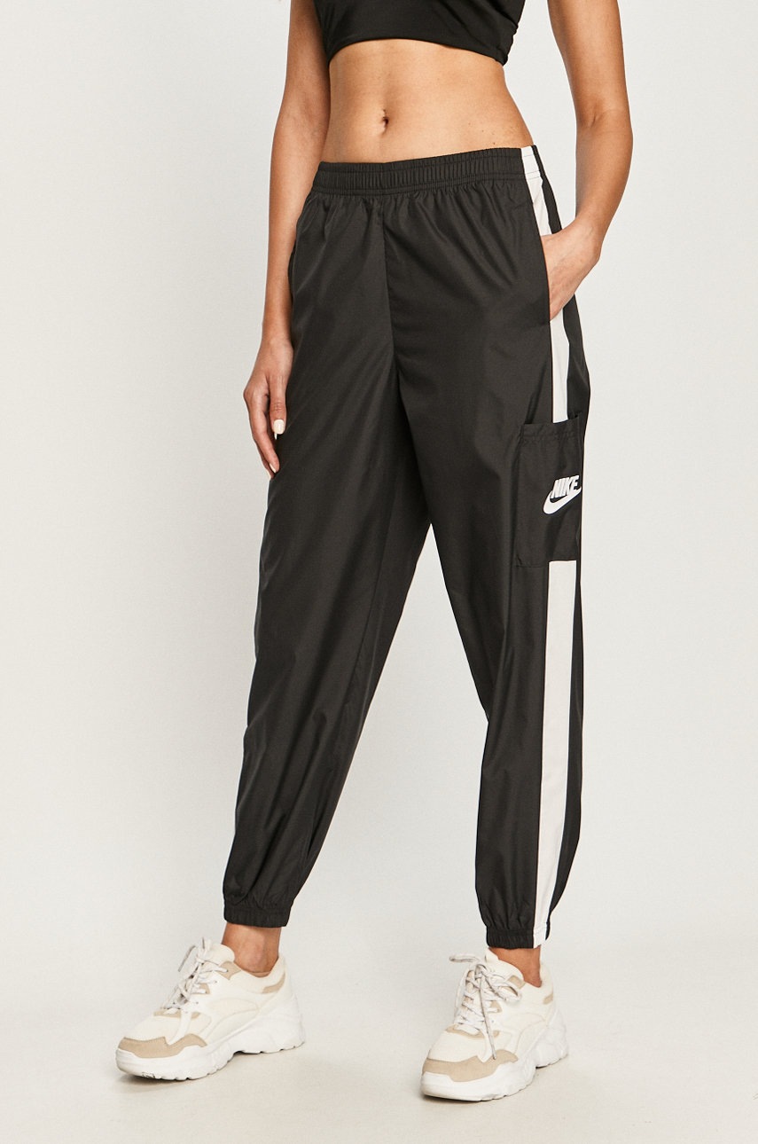 

Nike Sportswear - Панталони, Черен