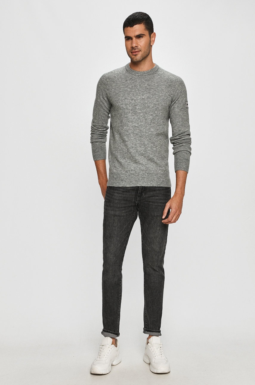 

Calvin Klein - Свитер