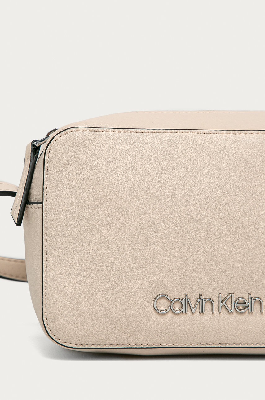 

Calvin Klein - Сумочка