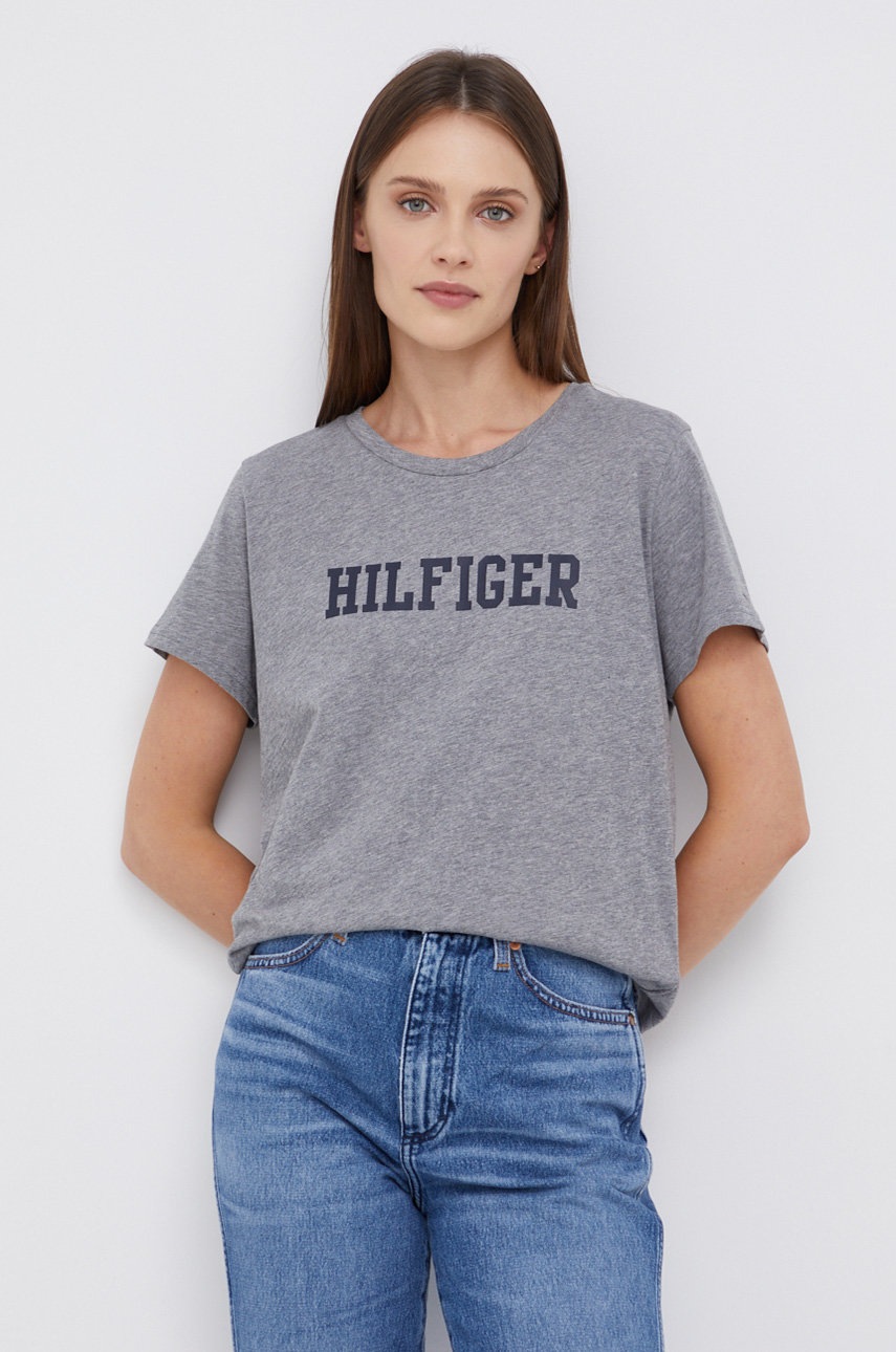 

Памучна тениска Tommy Hilfiger в сиво, Сив