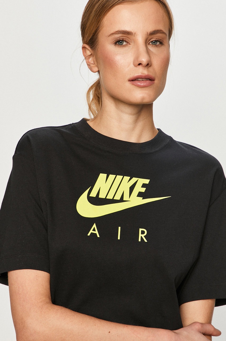 

Nike Sportswear - Тениска, Черен