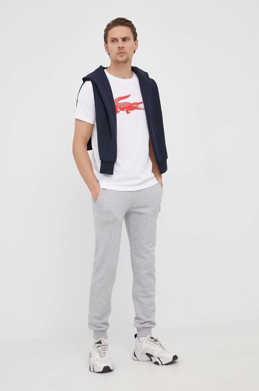 

Футболка Lacoste чоловічий колір білий з принтом