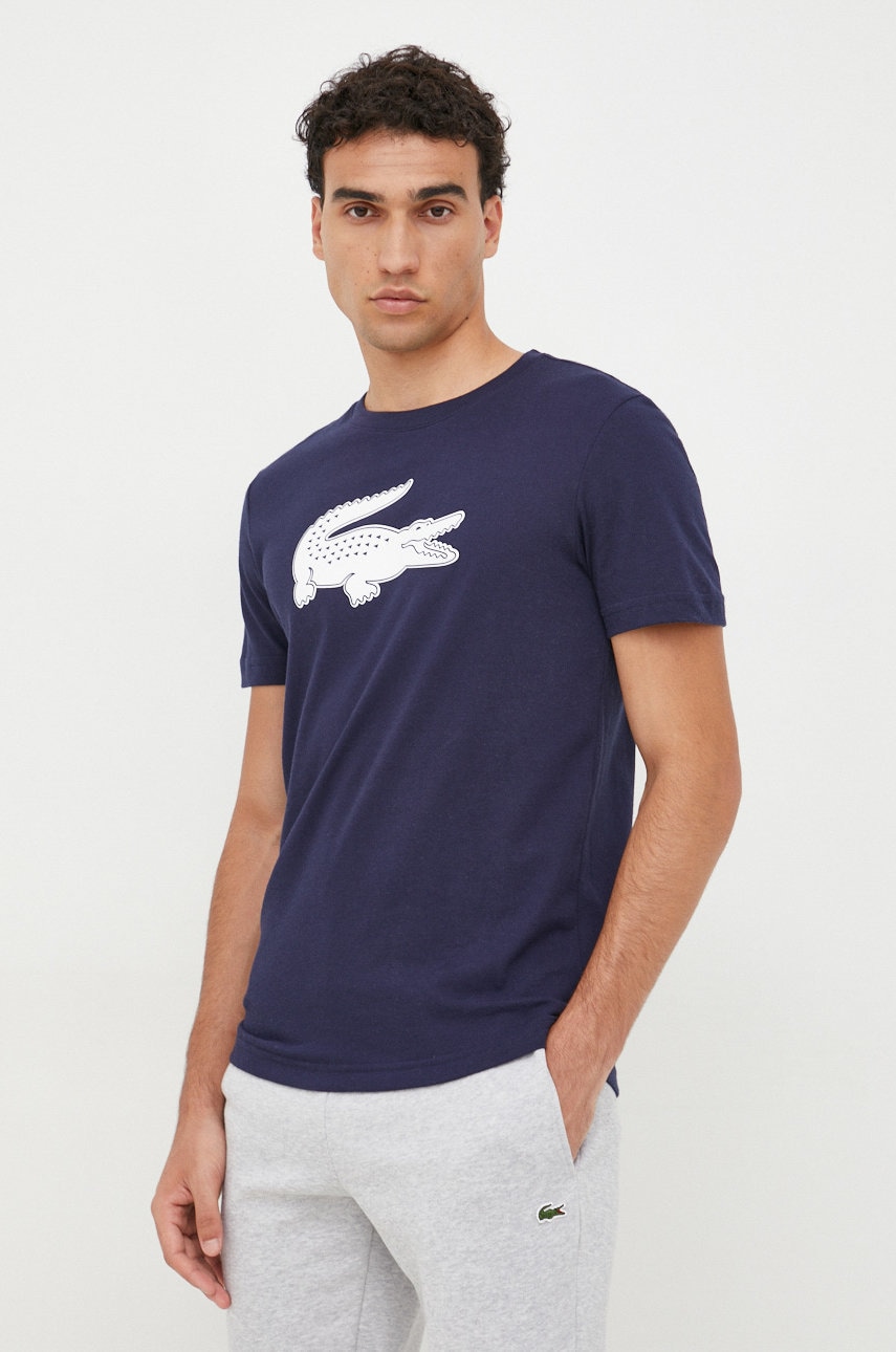 Lacoste tricou barbati, culoarea albastru marin, cu imprimeu