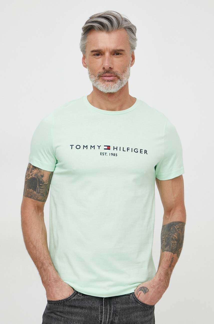 

Памучна тениска Tommy Hilfiger в зелено с апликация MW0MW11797, Зелен