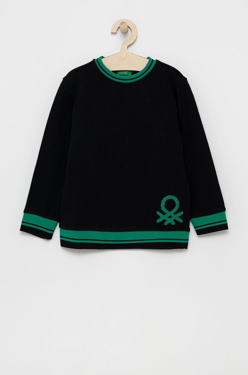 

Детски памучен суичър United Colors of Benetton в черно с апликация, Черен
