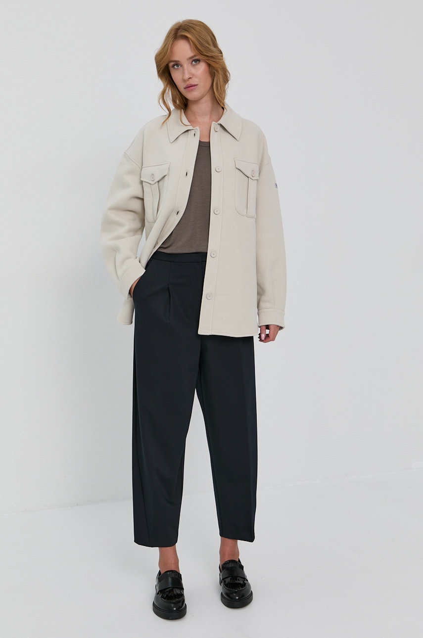 

Рубашка Max Mara Leisure женская цвет бежевый relaxed классический воротник