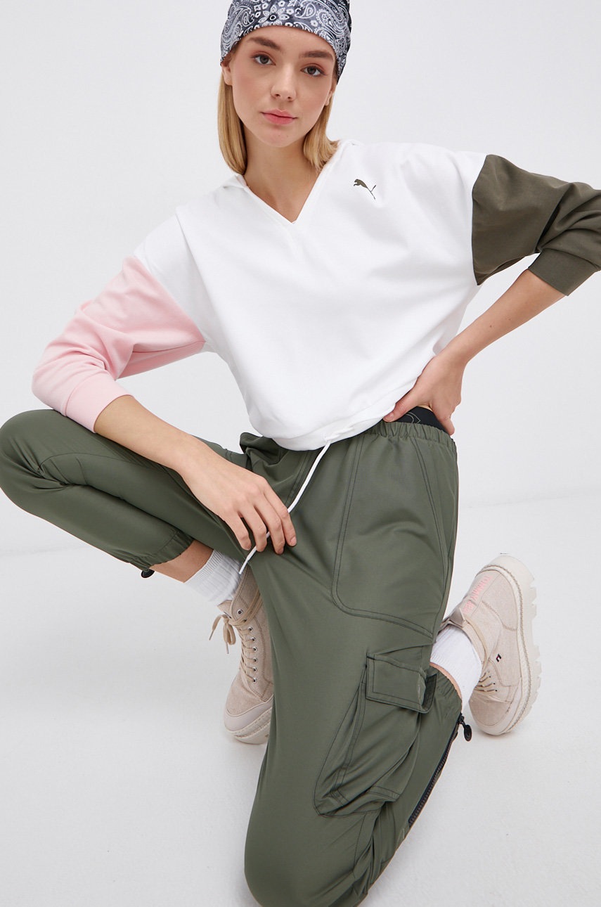 

Суичър Puma дамски в бяло с изчистен дизайн, Бял