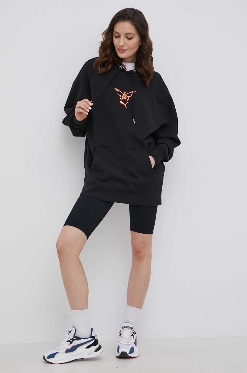 

Кофта Puma Puma X Dua Lipa 534738 женская цвет чёрный с аппликацией