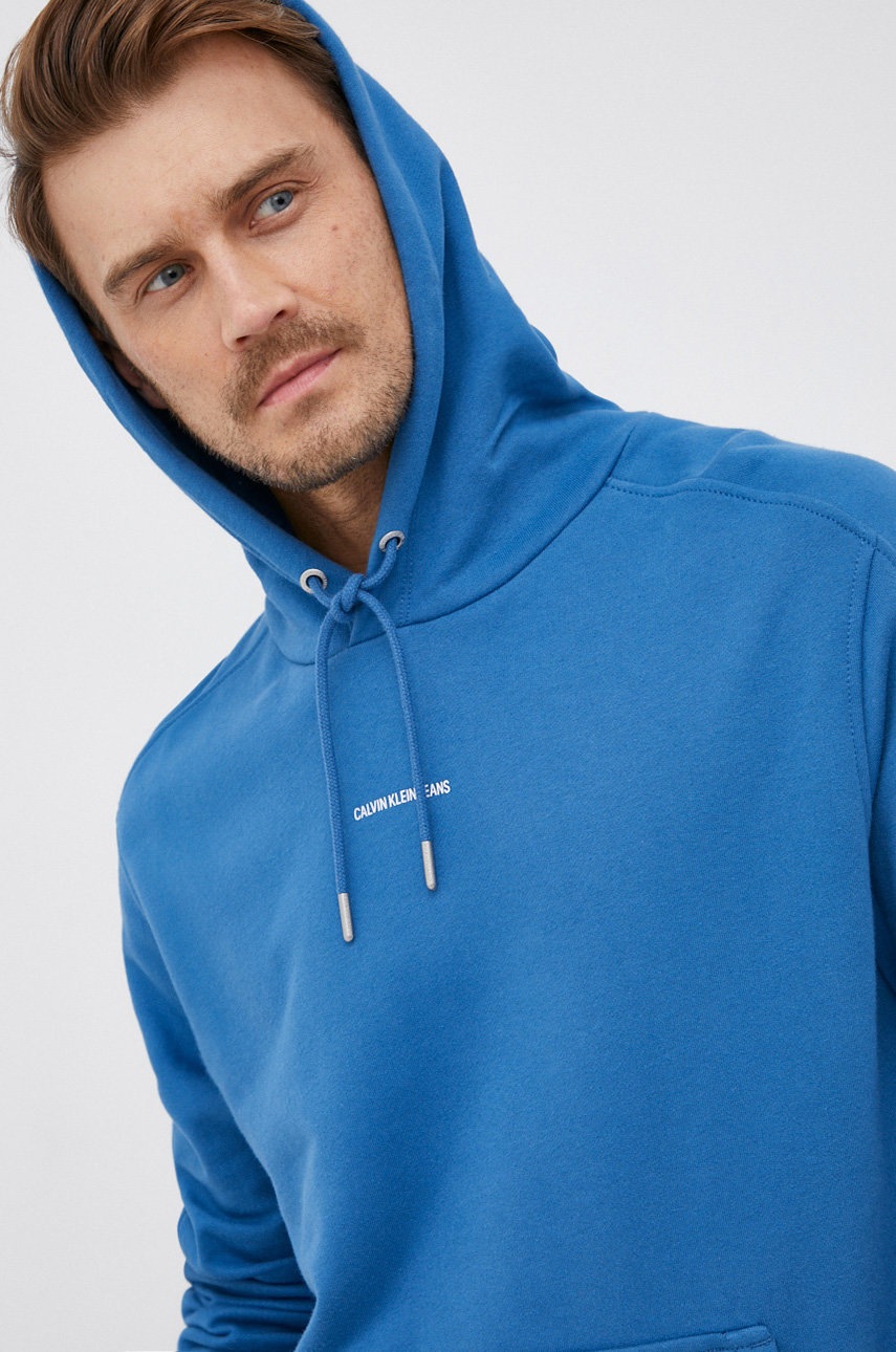

Памучен суичър Calvin Klein Jeans мъжки с изчистен дизайн, Син