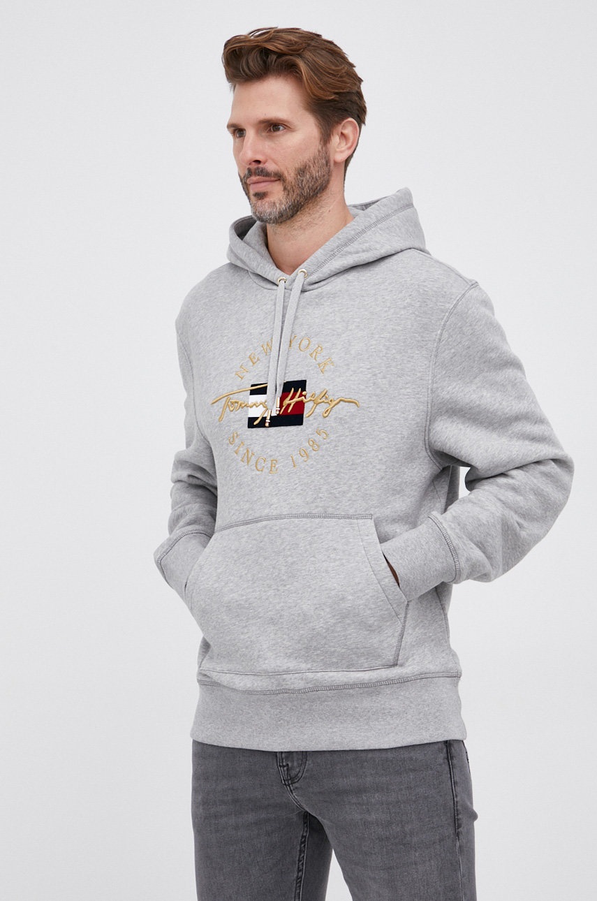 

Суичър Tommy Hilfiger мъжки в сиво с апликация, Сив