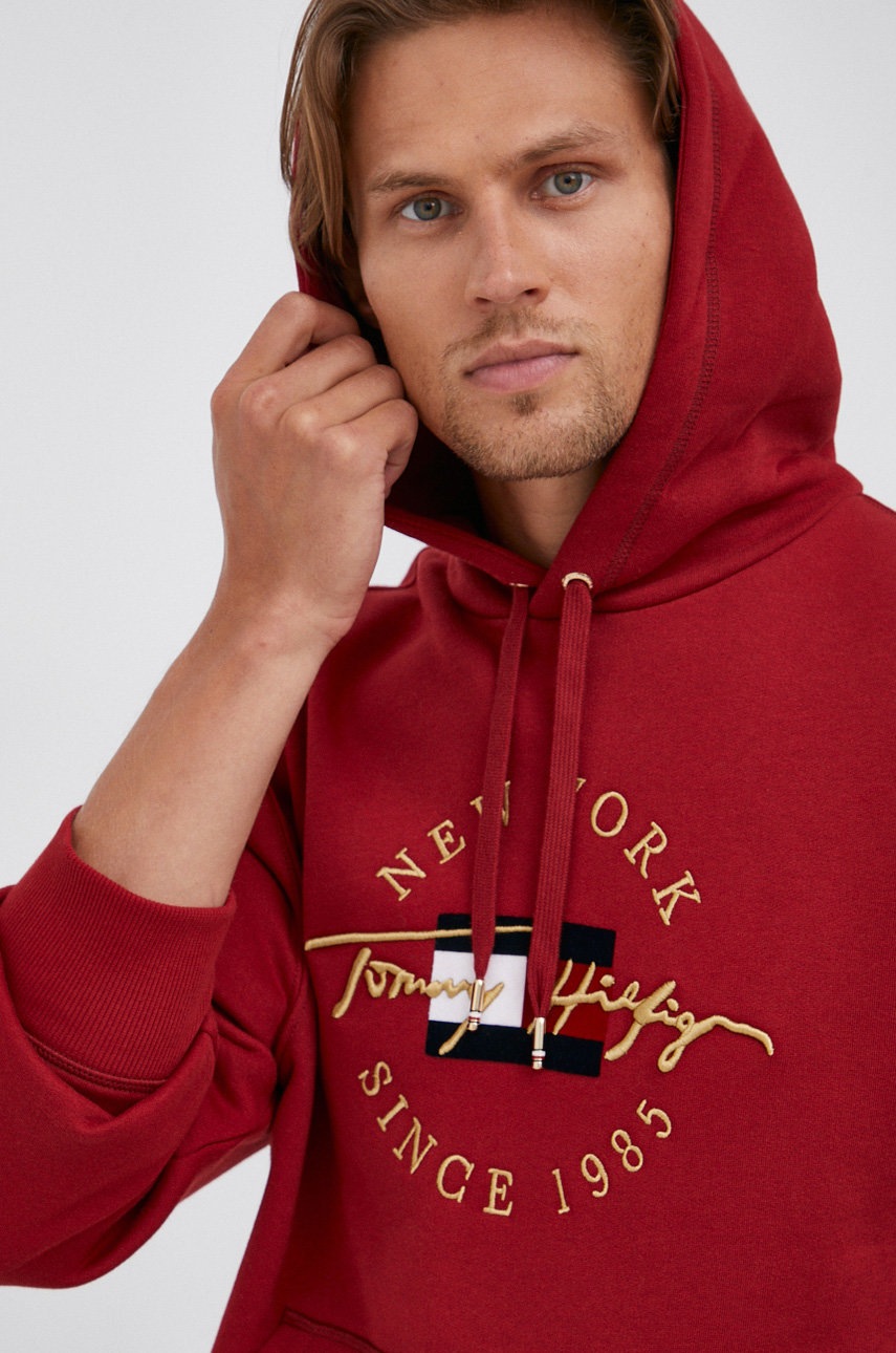 

Суичър Tommy Hilfiger мъжки в червено с апликация, Червен