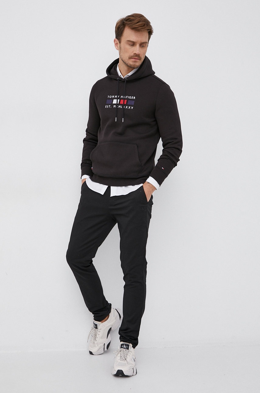 

Кофта Tommy Hilfiger мужская цвет чёрный с аппликацией