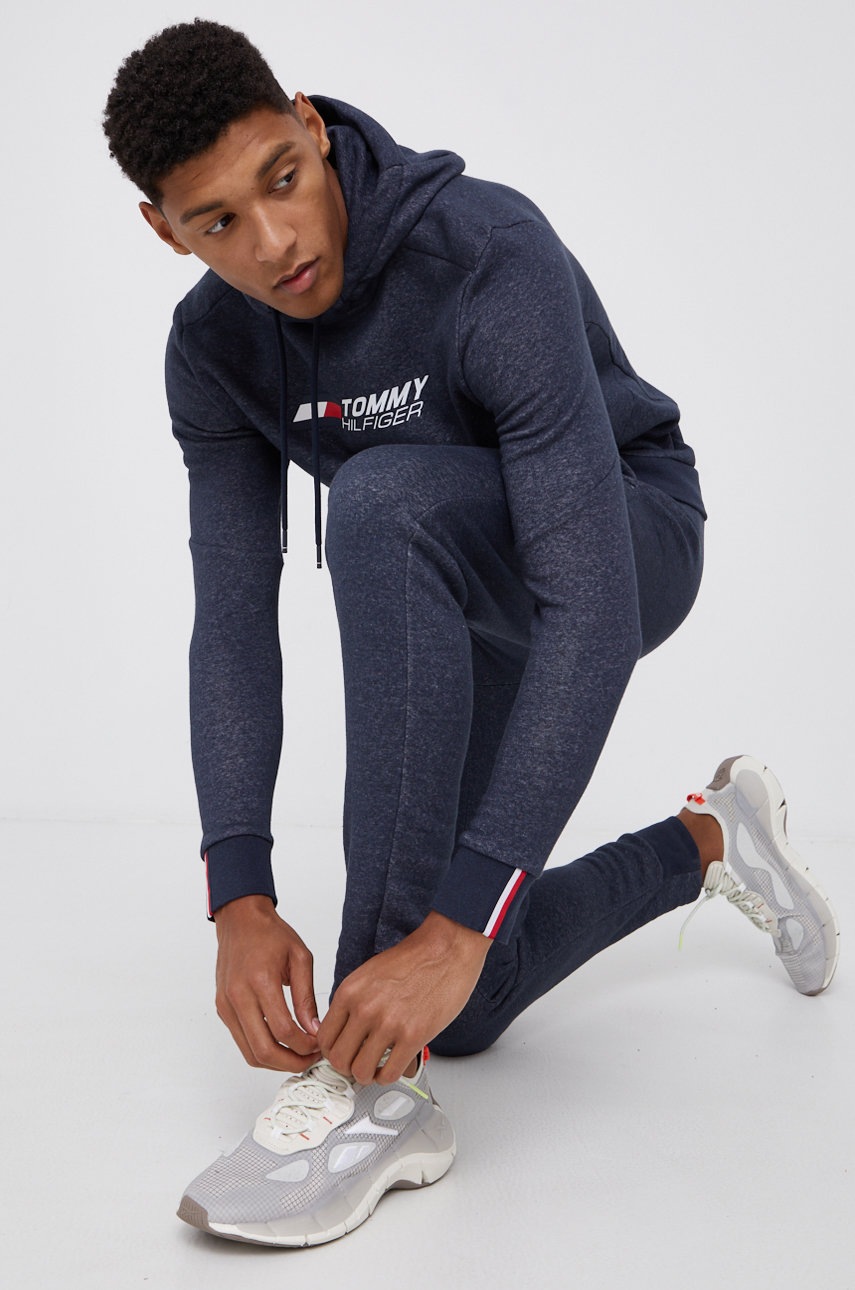 

Суичър Tommy Hilfiger мъжки в тъмносиньо с апликация, Тъмносин