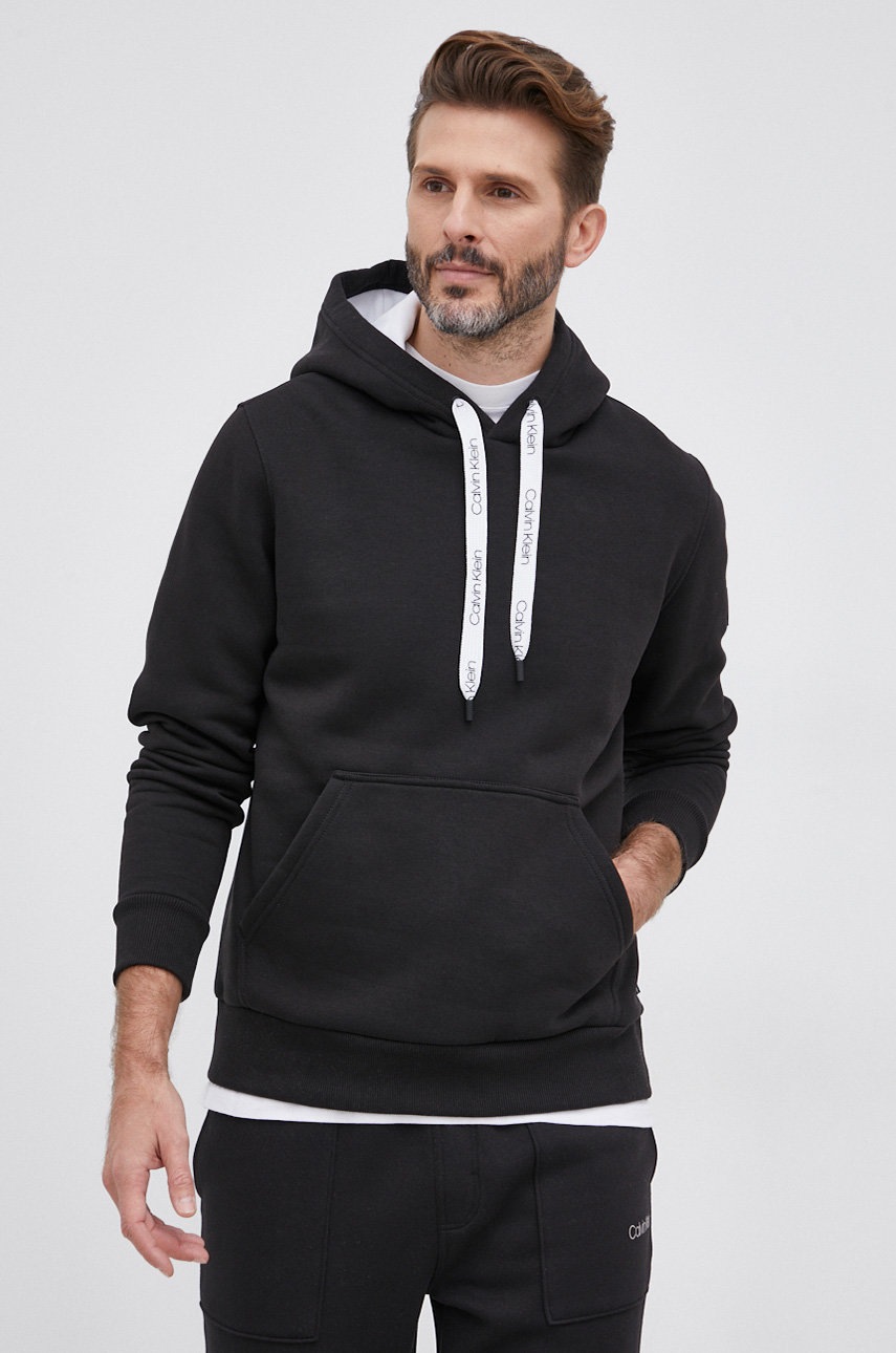 

Суичър Calvin Klein мъжки в черно с изчистен дизайн, Черен