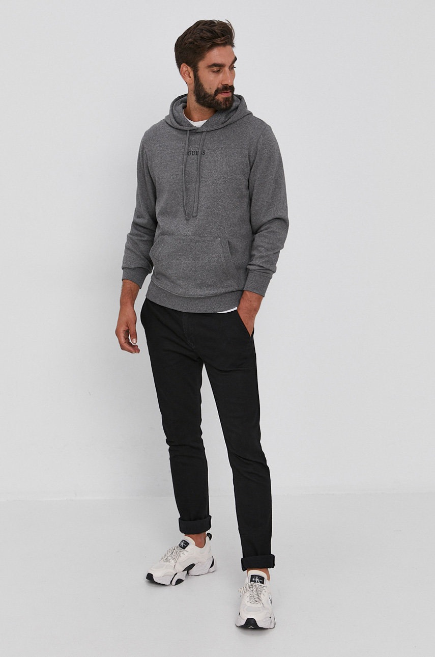 

Суичър Guess мъжки в меланж на сиво, Сив