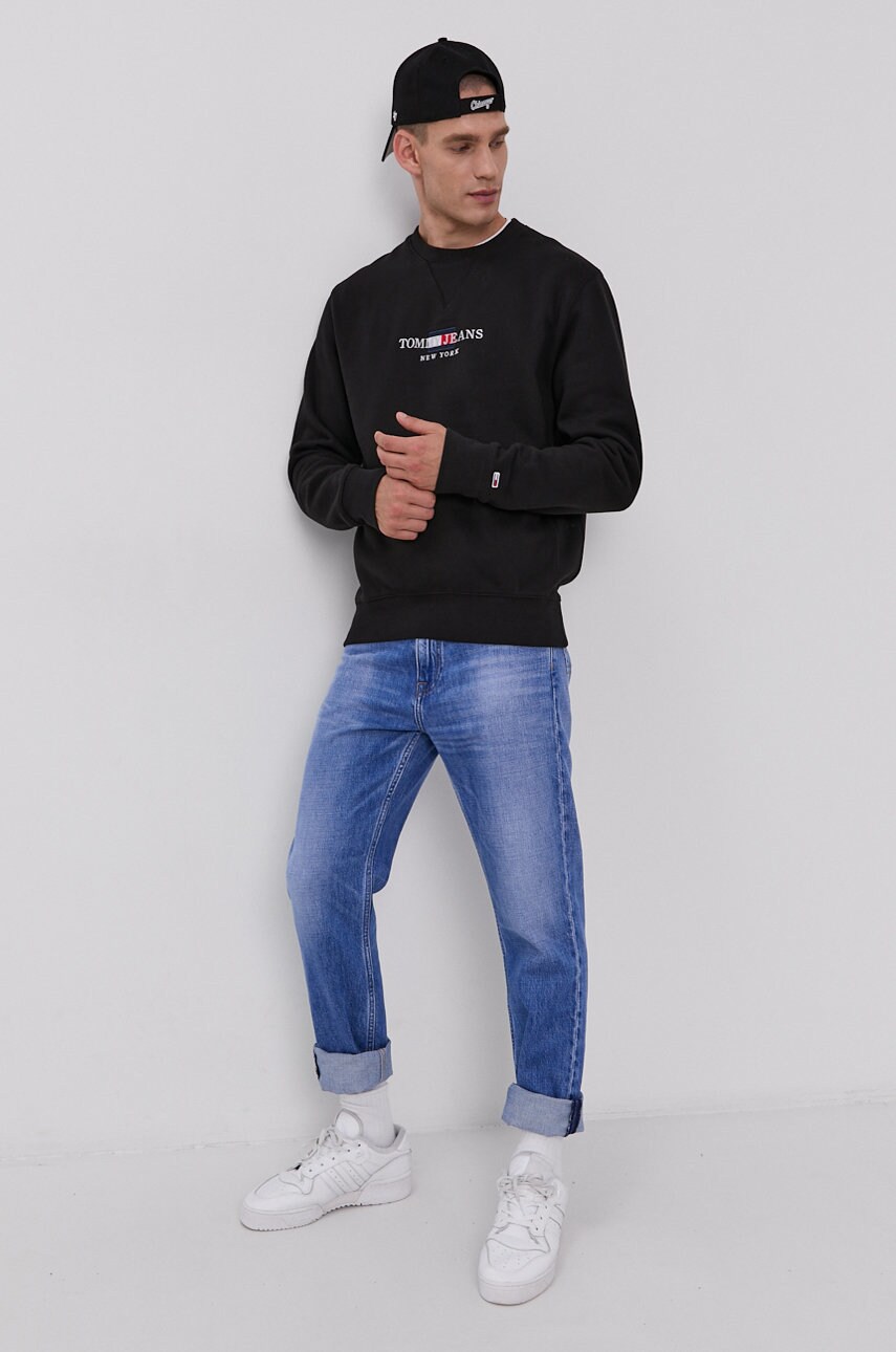 

Кофта Tommy Jeans мужская цвет чёрный с аппликацией