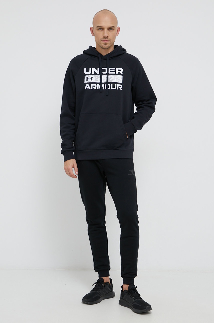 

Кофта Under Armour мужская цвет чёрный с принтом