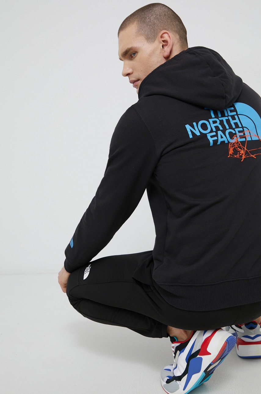 

Суичър The North Face мъжки в черно с принт, Черен