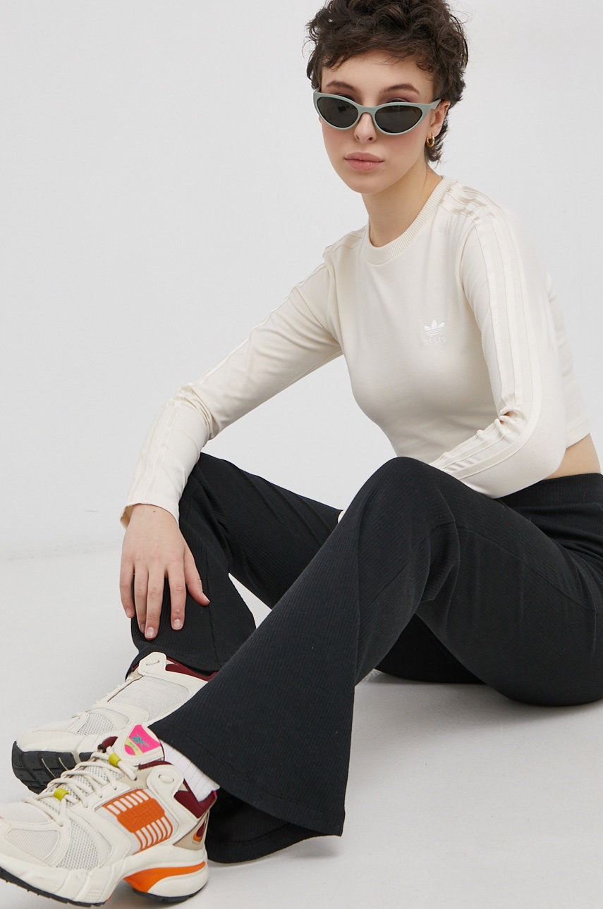 

Блуза с дълги ръкави adidas Originals в кремаво, Бежов