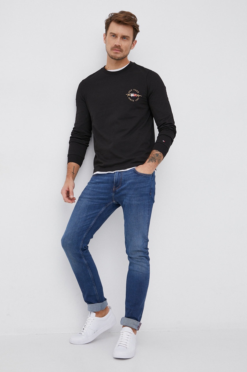 

Хлопковый лонгслив Tommy Hilfiger цвет чёрный гладкий