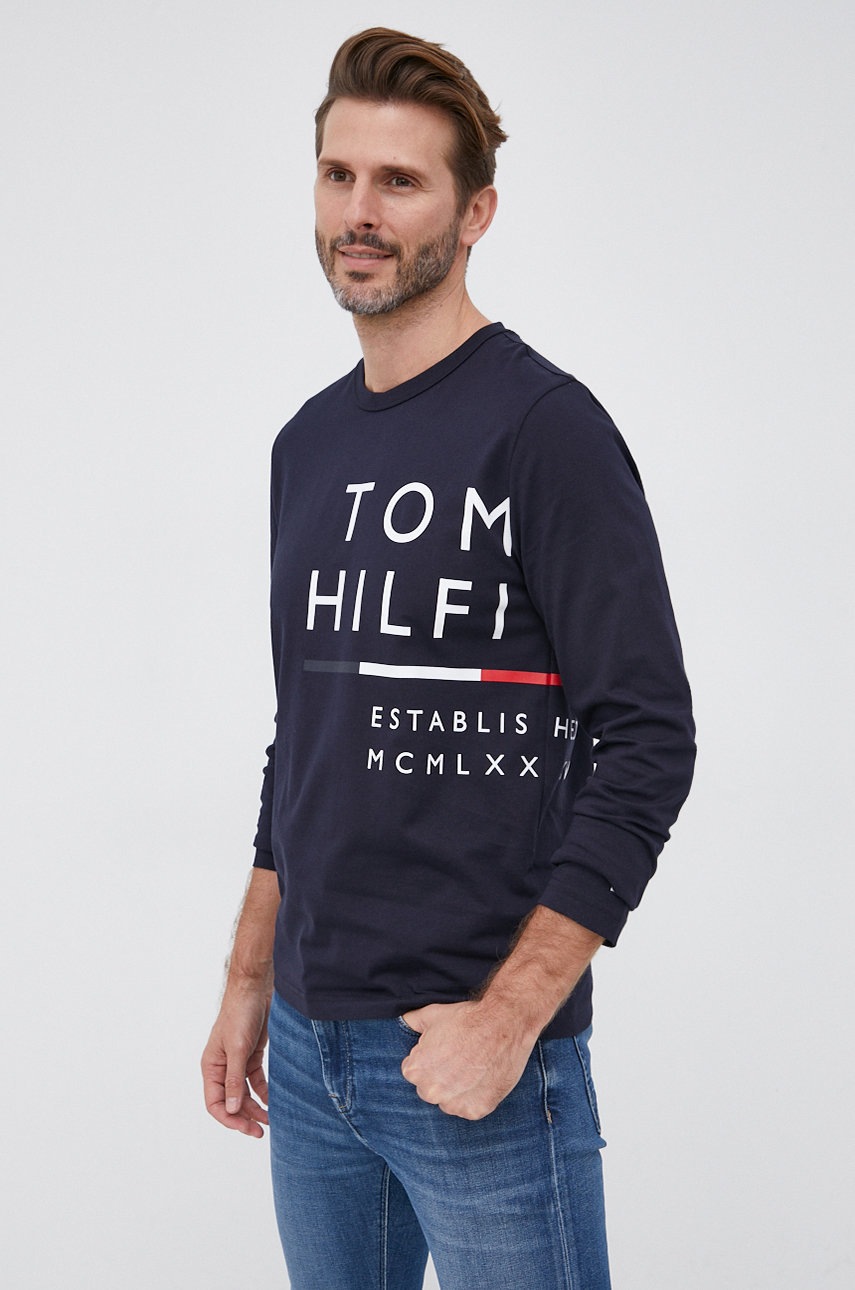 

Хлопковый лонгслив Tommy Hilfiger цвет синий с принтом