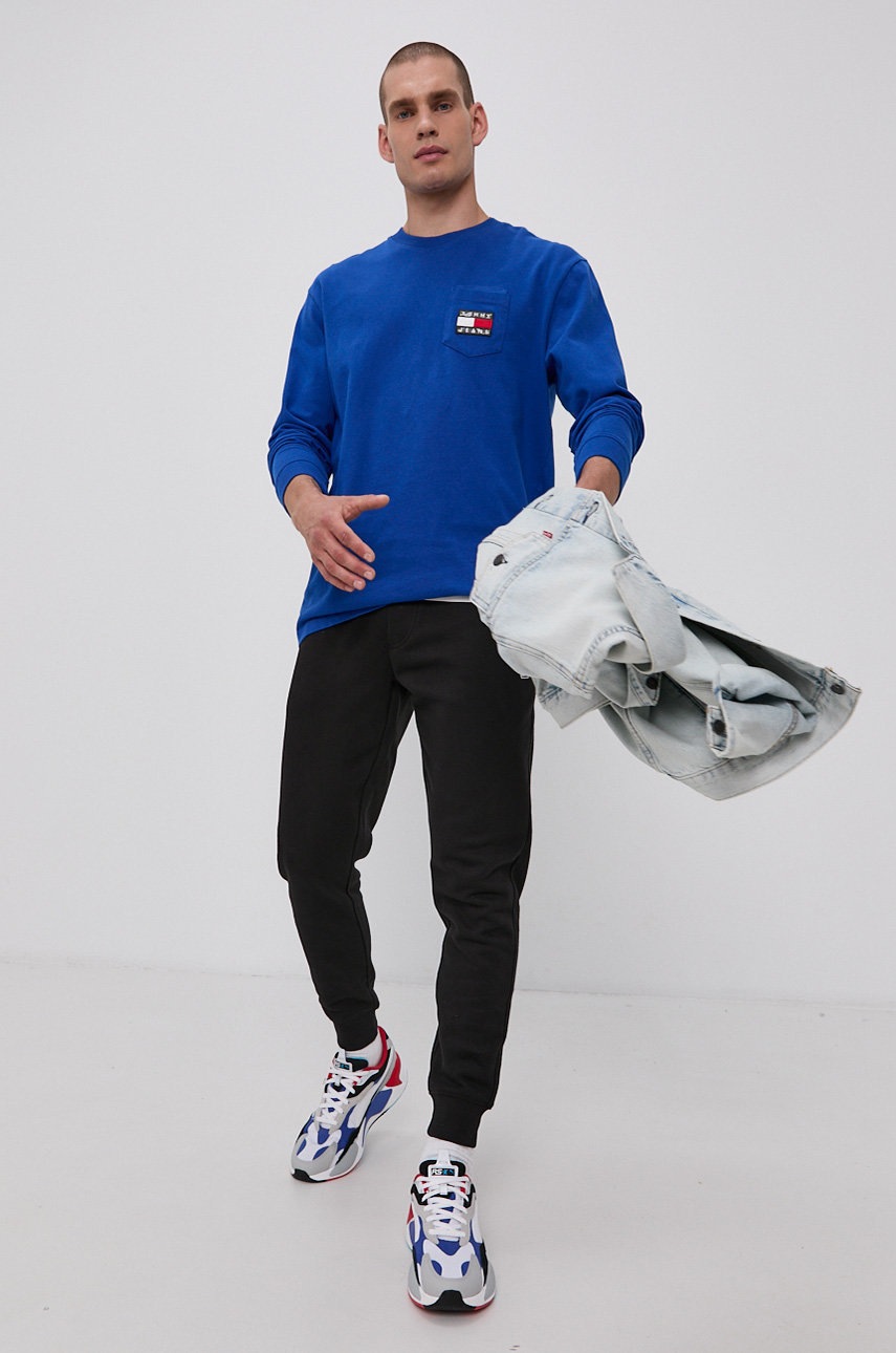 

Лонгслив Tommy Jeans мужской с аппликацией