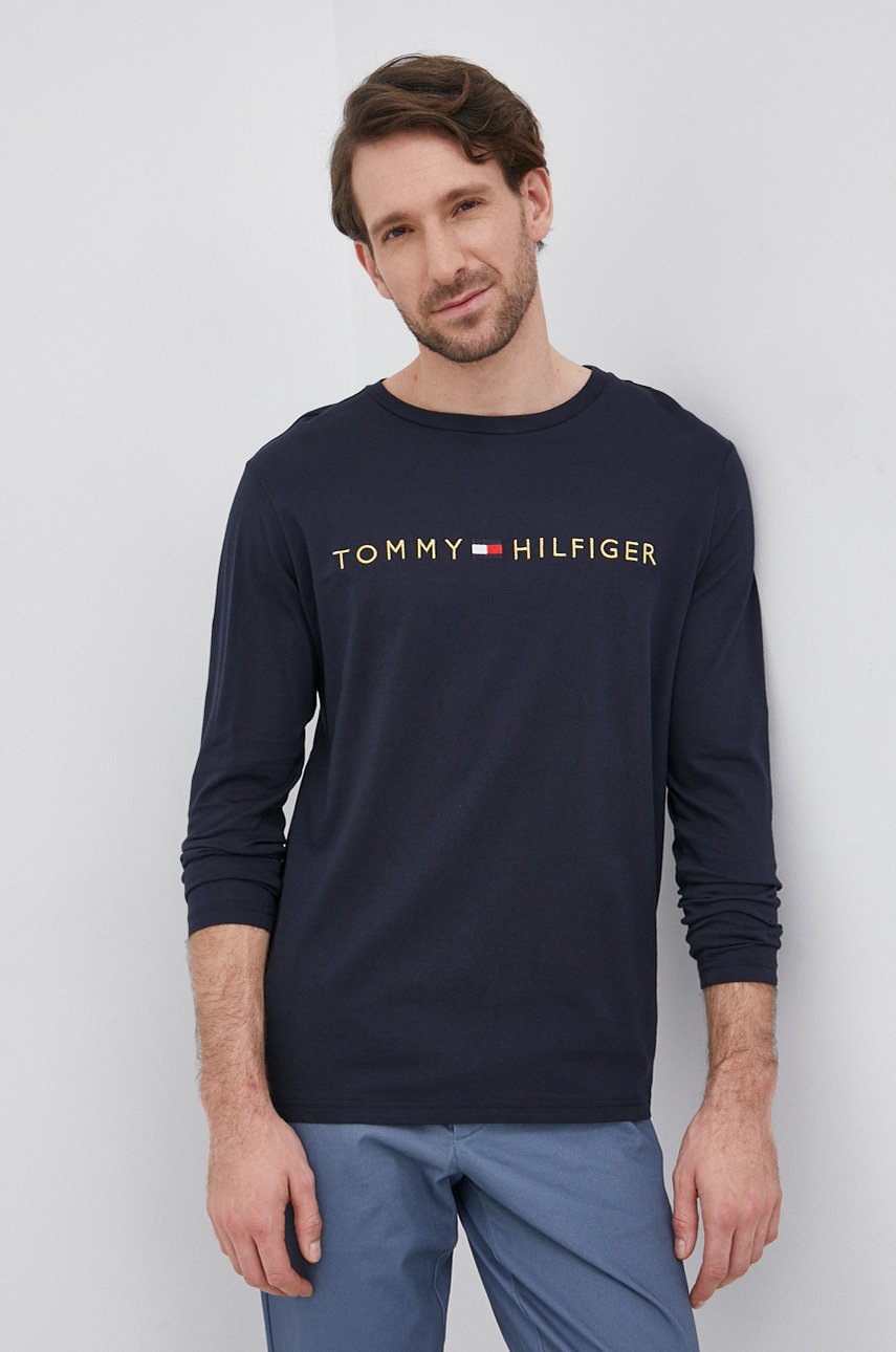 

Памучна блуза с дълги ръкави Tommy Hilfiger в тъмносиньо с апликация, Тъмносин