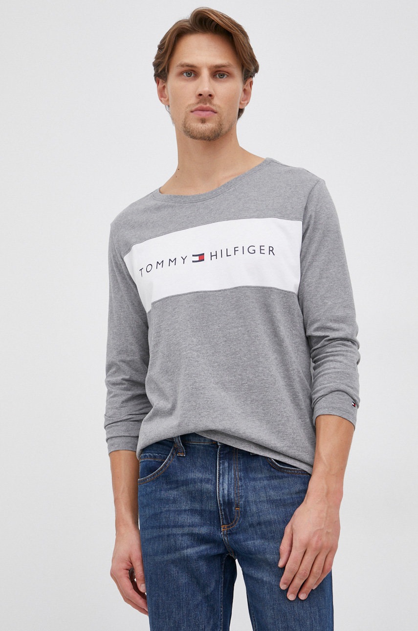 

Памучна блуза с дълги ръкави Tommy Hilfiger в сиво с принт, Сив