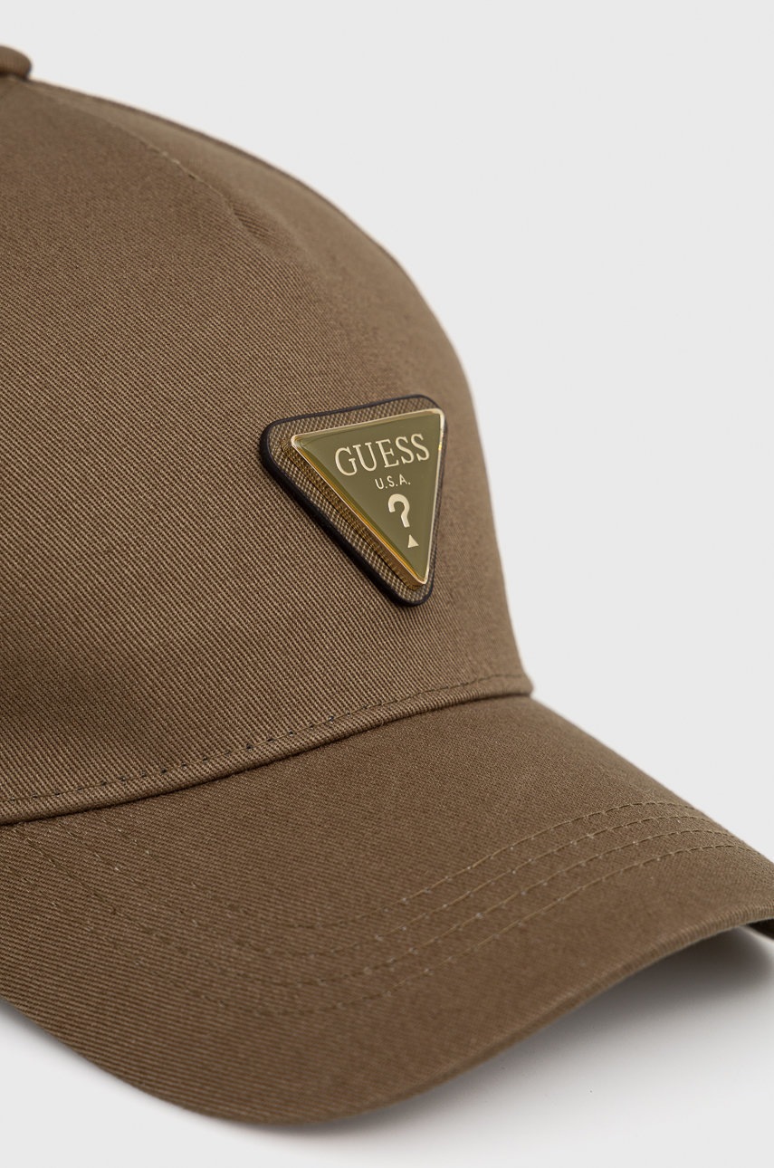 

Шапка Guess с аппликацией