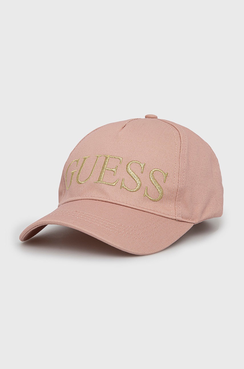 

Шапка Guess в розово с апликация, Розов
