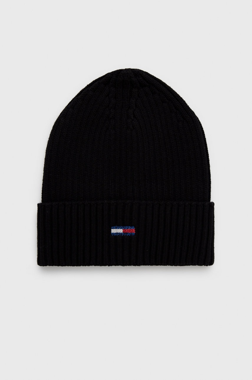 

Шапка Tommy Jeans в черно с фина плетка от памук, Черен