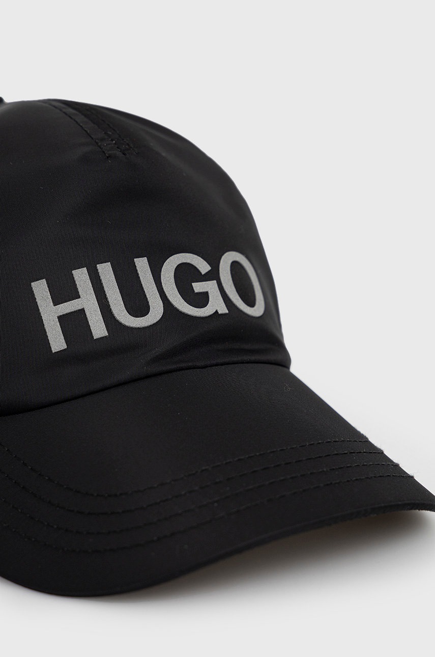 

Кепка Hugo цвет чёрный с аппликацией