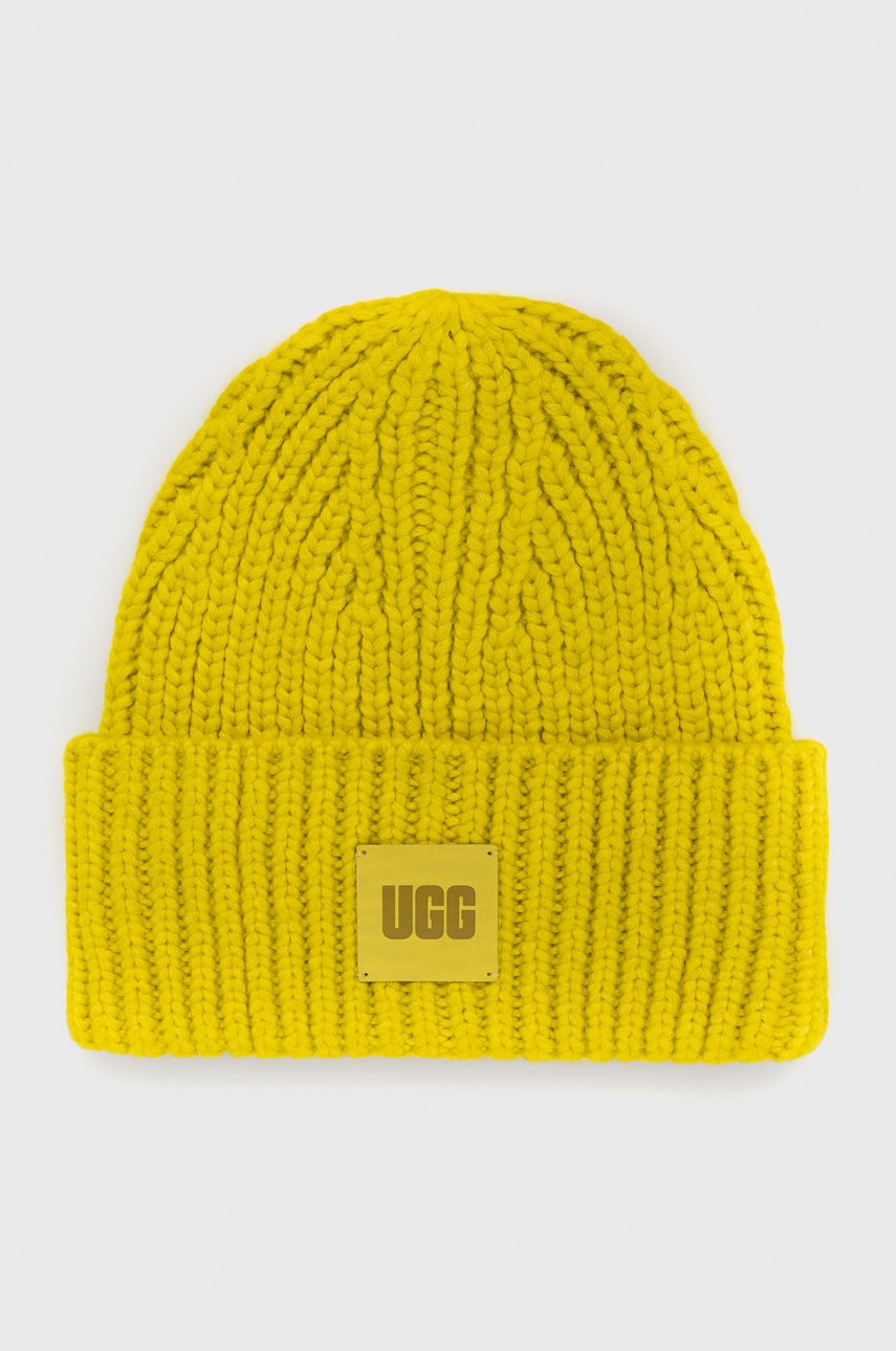

Шапка с вълна UGG в зелено от плътен трикотаж, Зелен
