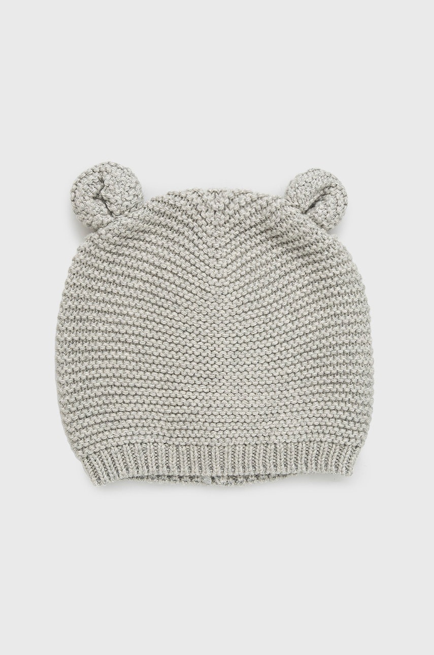 

Детска шапка GAP в сиво с фина плетка от памук, Сив