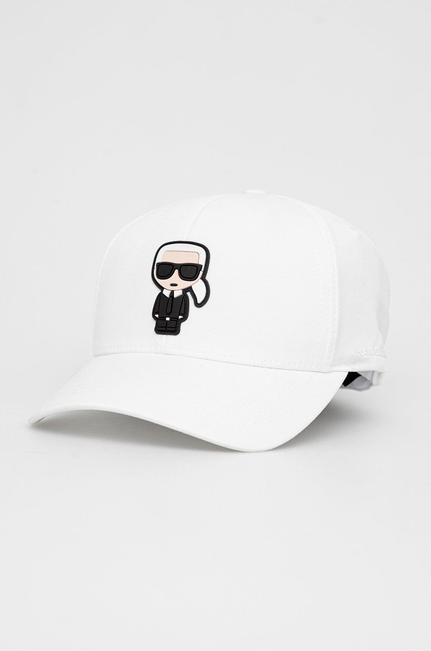 

Шапка Karl Lagerfeld в бяло с апликация, Бял