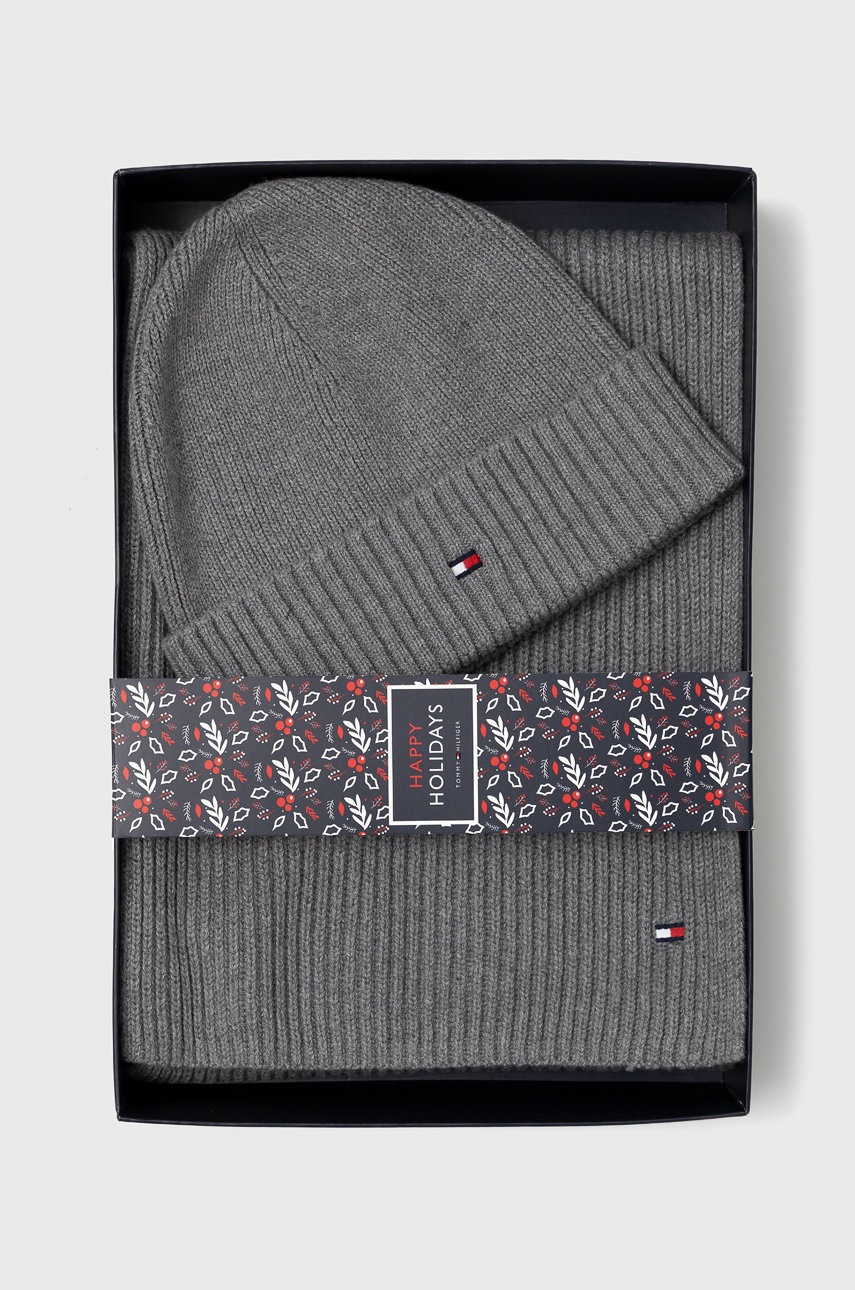 

Шапка и шал с кашмир Tommy Hilfiger в сиво, Сив
