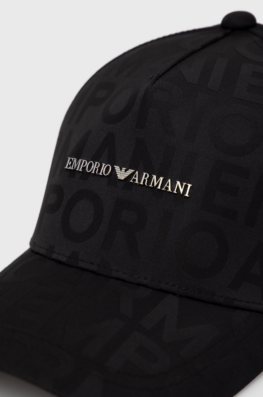 

Шапка Emporio Armani цвет чёрный с аппликацией