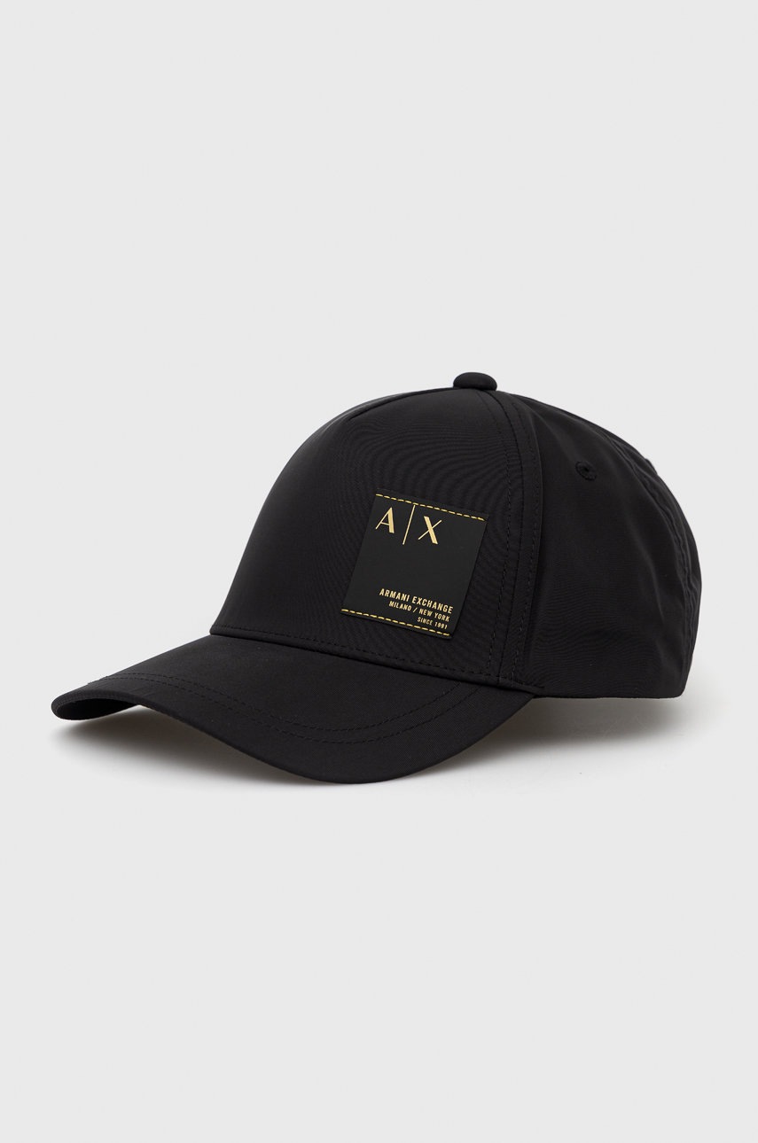 

Шапка Armani Exchange в черно с изчистен дизайн, Черен