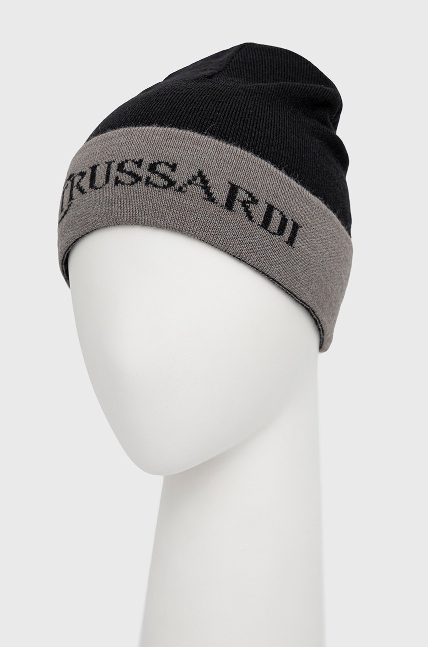 

Шапка Trussardi цвет чёрный