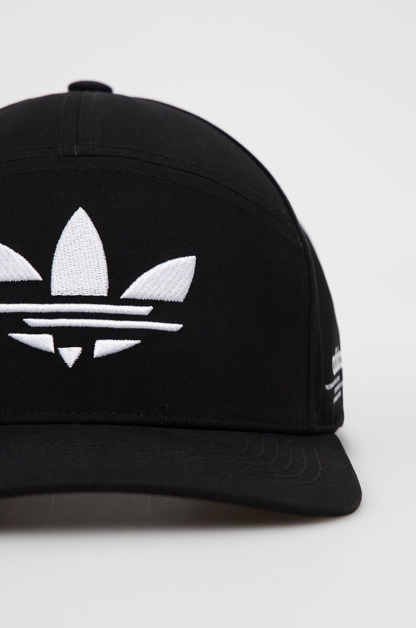 

Кепка adidas Originals H34574 цвет чёрный с аппликацией