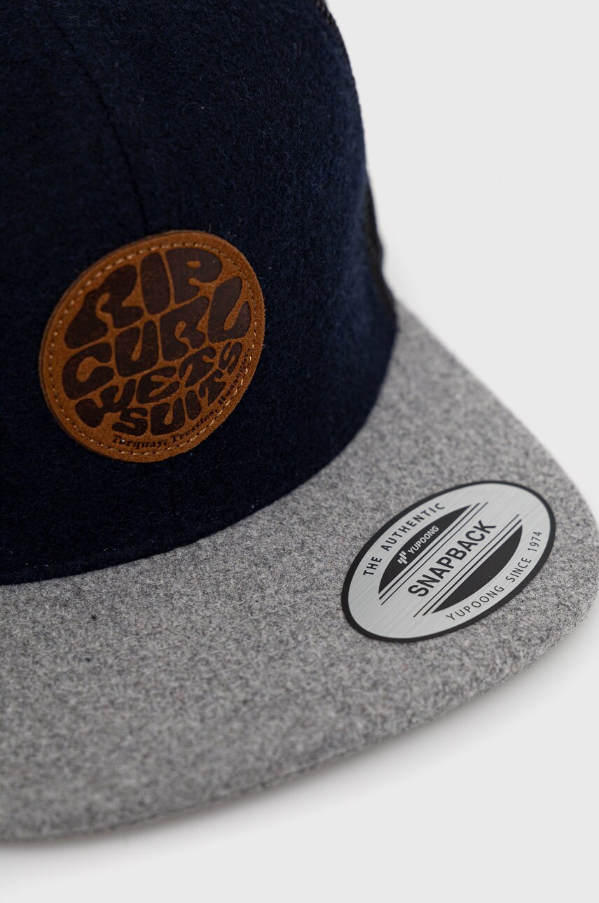 

Шапка Rip Curl колір синій з аплікацією