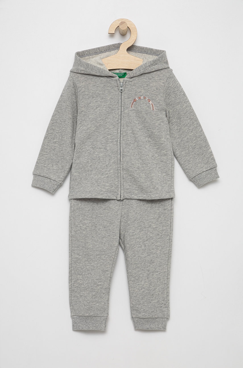 

Детски анцуг United Colors of Benetton в сиво, Сив