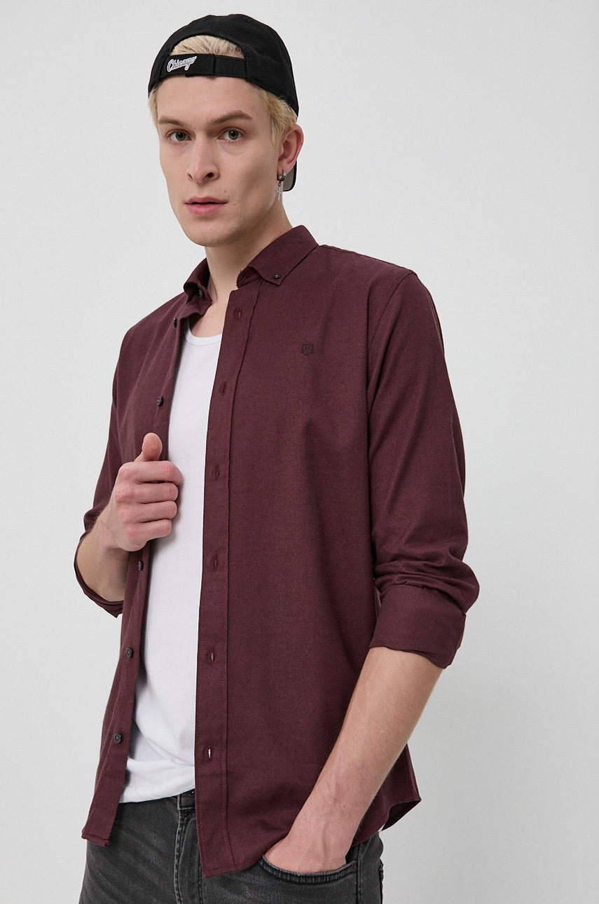 

Памучна риза Premium by Jack&Jones мъжка в кафяво с кройка по тялото с яка с копче, Бордо