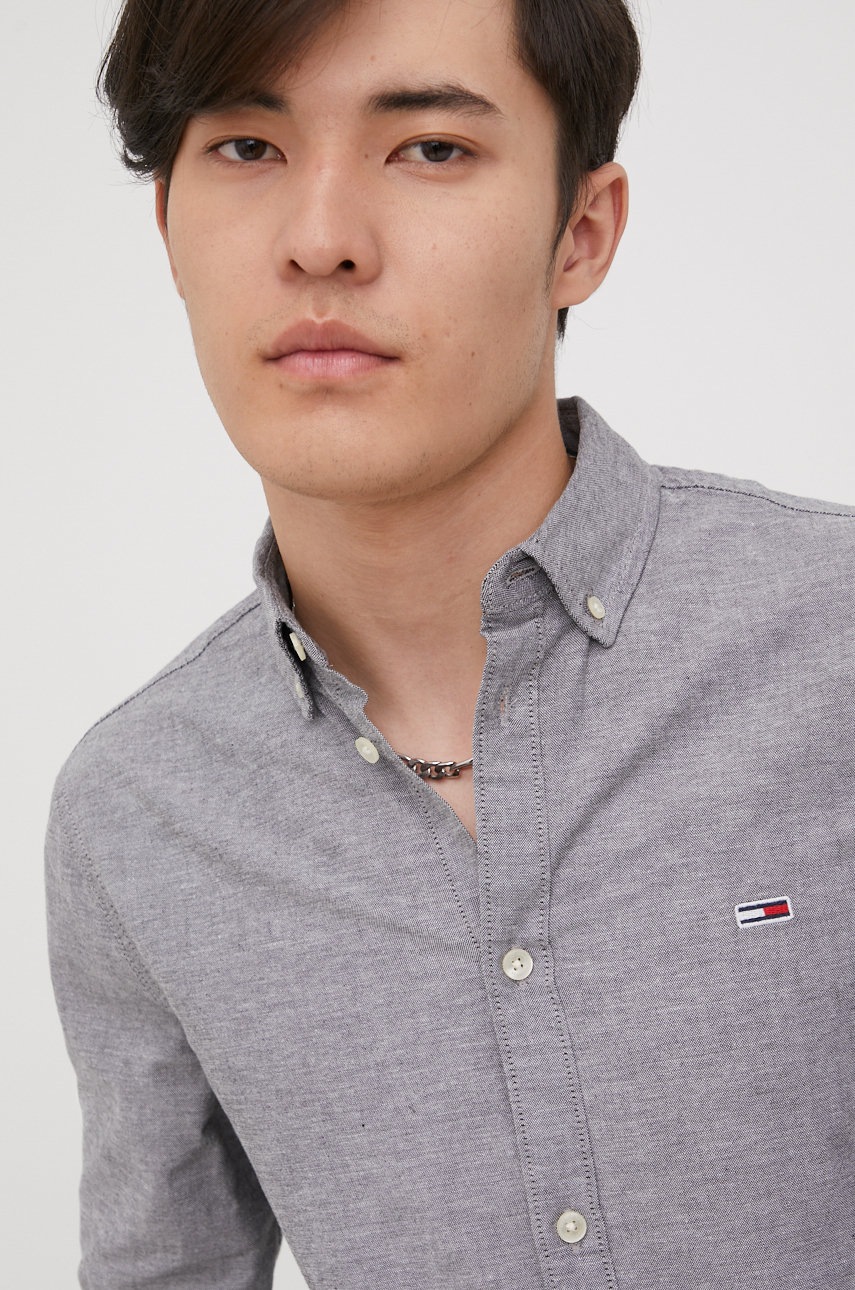 

Риза Tommy Jeans мъжка в черно със стандартна кройка с яка с копче, Сив