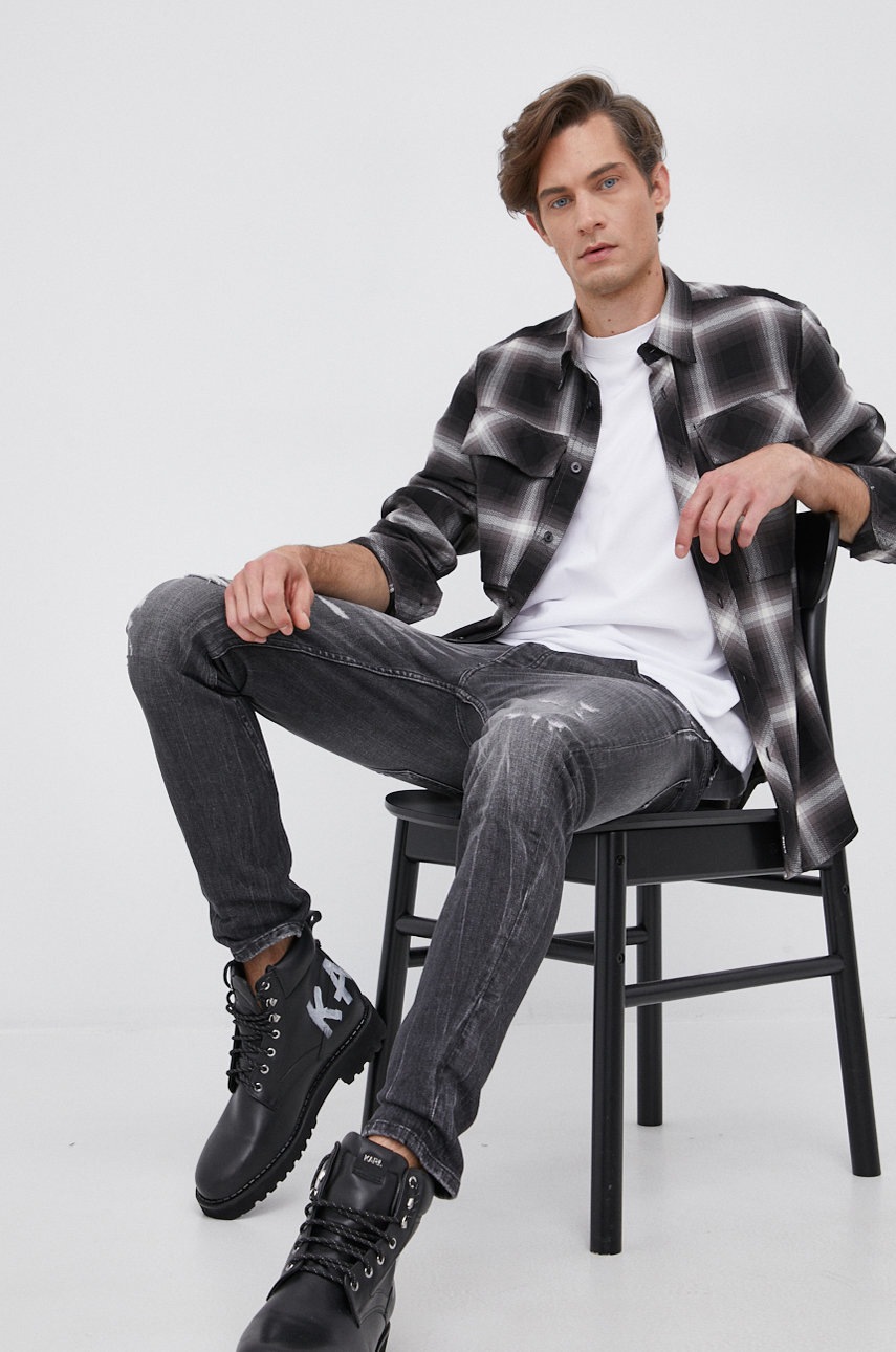 

Памучна риза G-Star Raw мъжка в черно със стандартна кройка с класическа яка, Черен